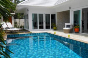 2 Bedroom Pool Villa - 5 mins walk to beach